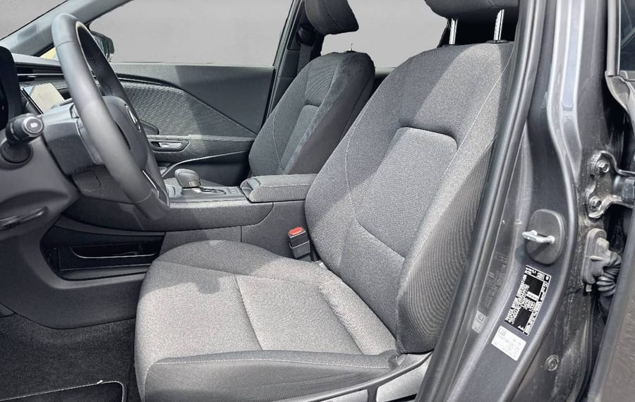 Choisissez votre lexus lbx chez CarGo Flex