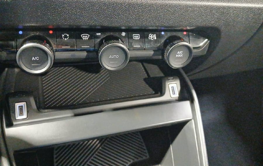 Choisissez votre citroen c4electrique chez CarGo Flex