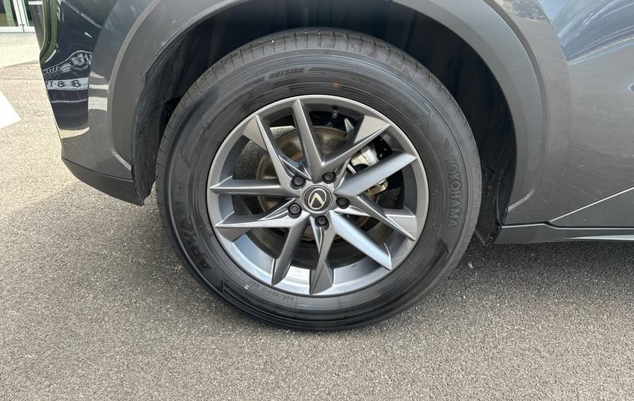 Choisissez votre lexus lbx chez CarGo Flex