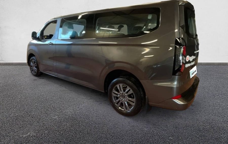 Choisissez votre ford tourneo chez CarGo Flex