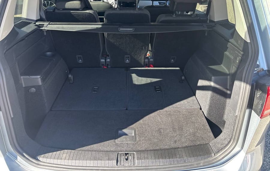 Choisissez votre volkswagen touran chez CarGo Flex