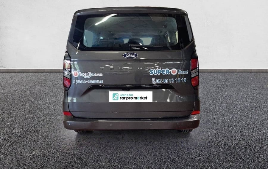 Choisissez votre ford tourneo chez CarGo Flex