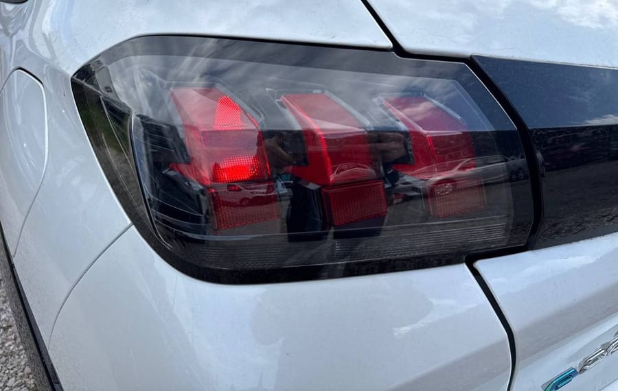 Choisissez votre peugeot 208electrique chez CarGo Flex