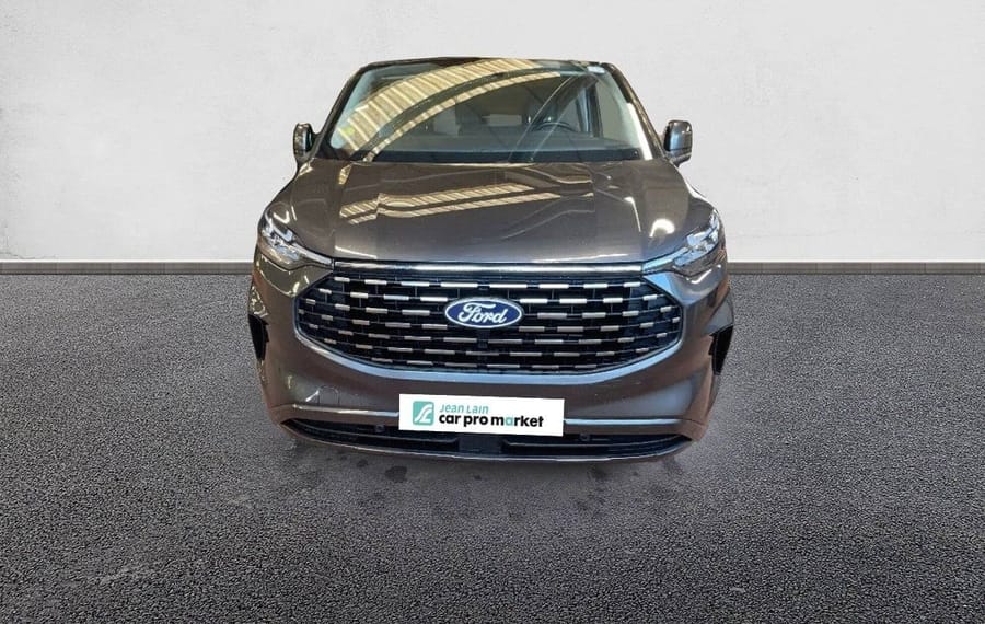 Choisissez votre ford tourneo chez CarGo Flex