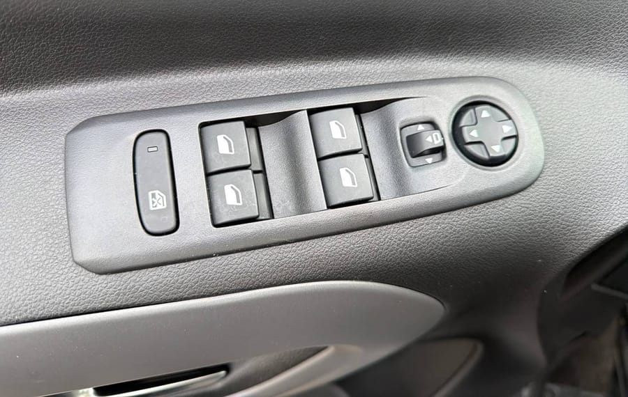 Choisissez votre toyota proacecityverso chez CarGo Flex