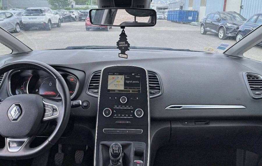 Choisissez votre renault grandscenic chez CarGo Flex