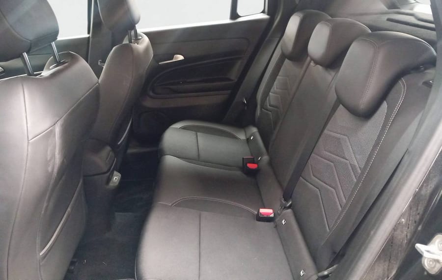 Choisissez votre jeep avenger chez CarGo Flex