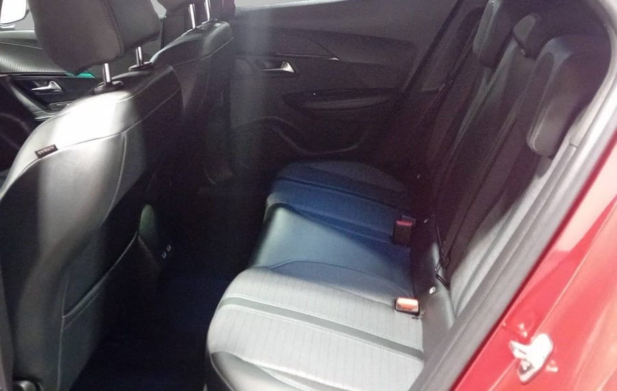 Choisissez votre peugeot 2008electrique chez CarGo Flex