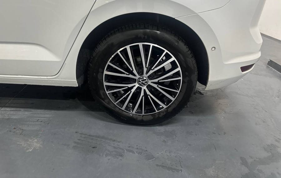 Choisissez votre volkswagen touran chez CarGo Flex