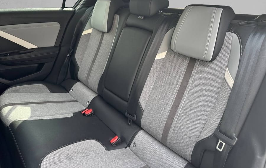 Choisissez votre opel astra chez CarGo Flex