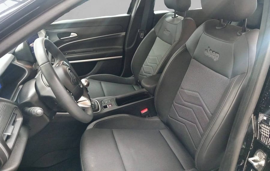 Choisissez votre jeep avenger chez CarGo Flex