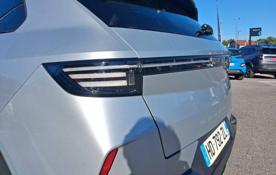 Choisissez votre opel grandland chez CarGo Flex