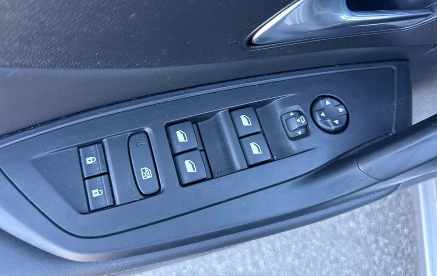 Choisissez votre peugeot 308 chez CarGo Flex