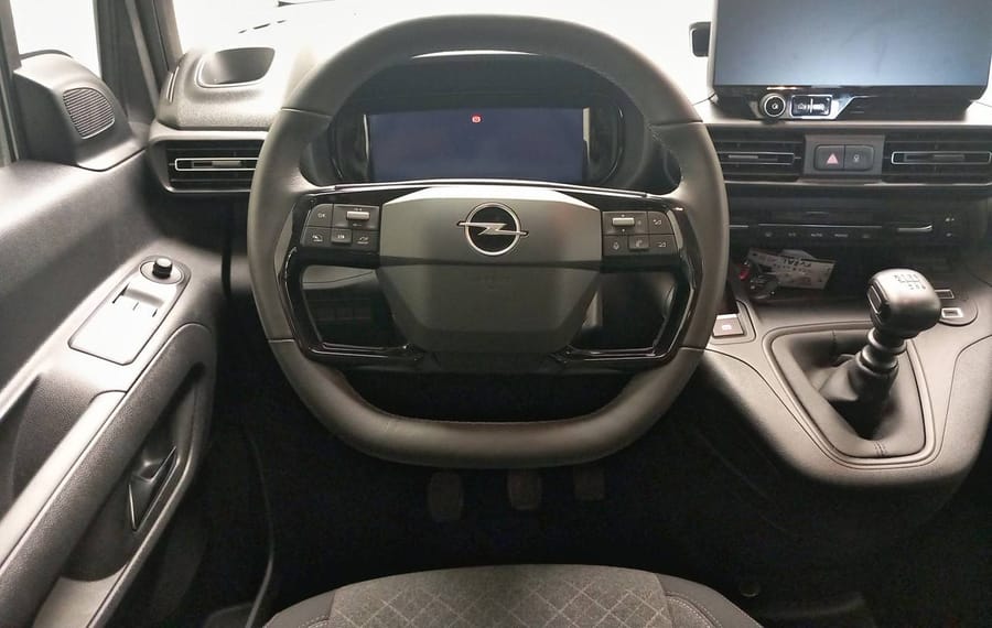 Choisissez votre opel combo chez CarGo Flex