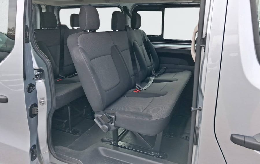 Choisissez votre renault traficcombi chez CarGo Flex