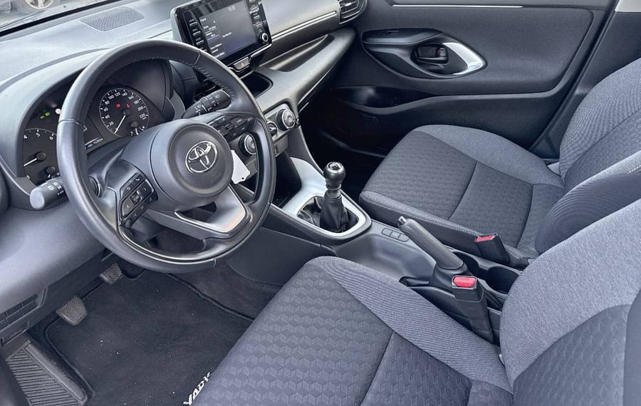 Choisissez votre toyota yaris chez CarGo Flex
