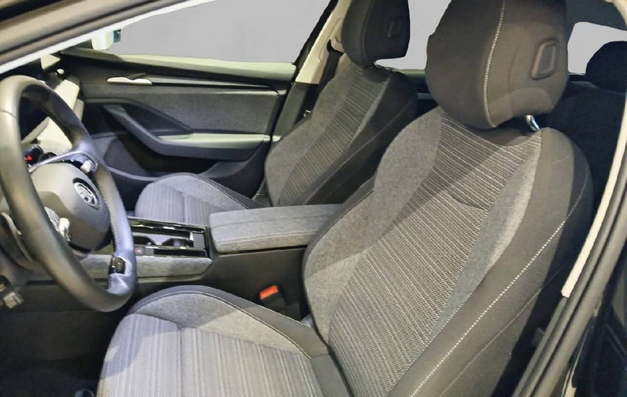 Choisissez votre skoda superbbreak chez CarGo Flex