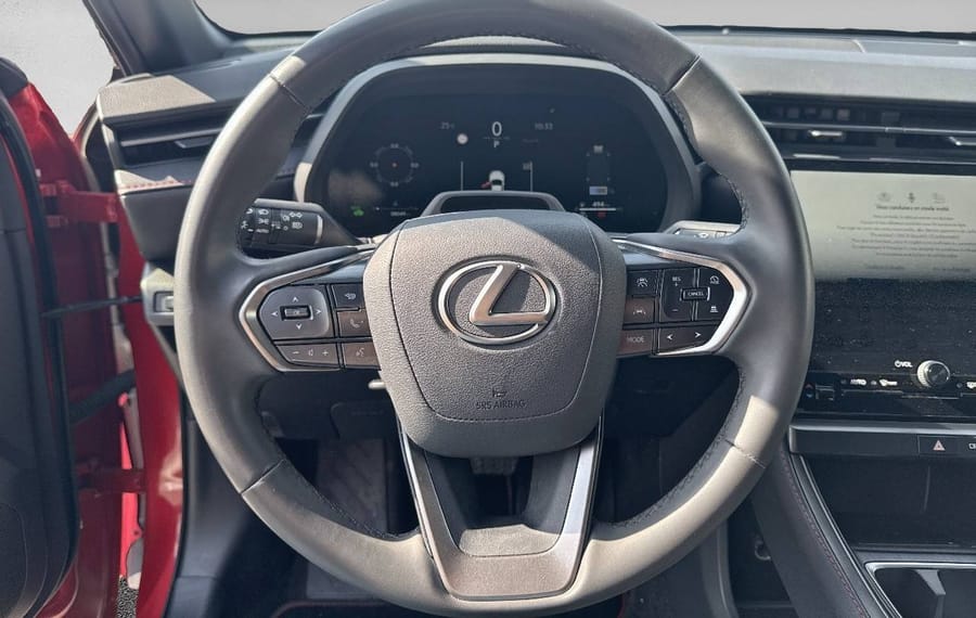 Choisissez votre lexus lbx chez CarGo Flex