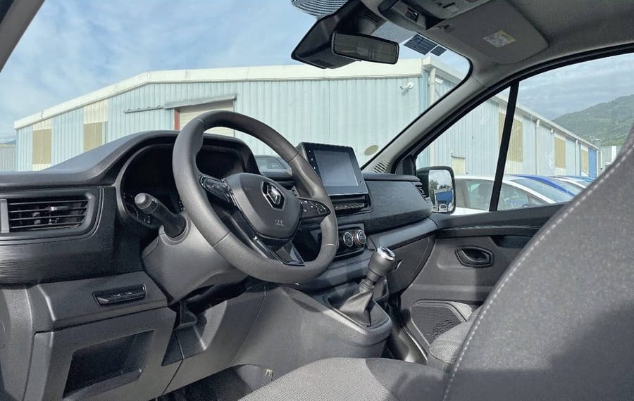 Choisissez votre renault traficcombi chez CarGo Flex