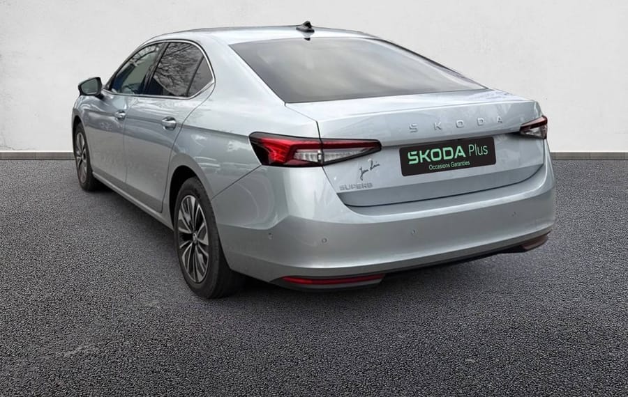 Choisissez votre skoda superb chez CarGo Flex
