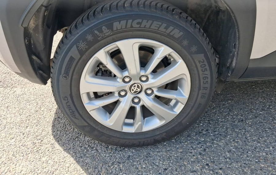 Choisissez votre toyota yariscross chez CarGo Flex
