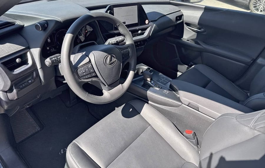 Choisissez votre lexus ux chez CarGo Flex