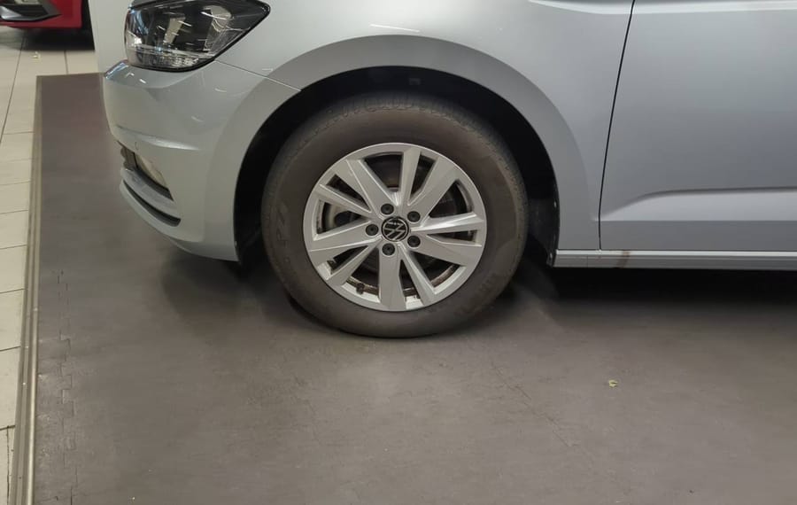 Choisissez votre volkswagen touran chez CarGo Flex