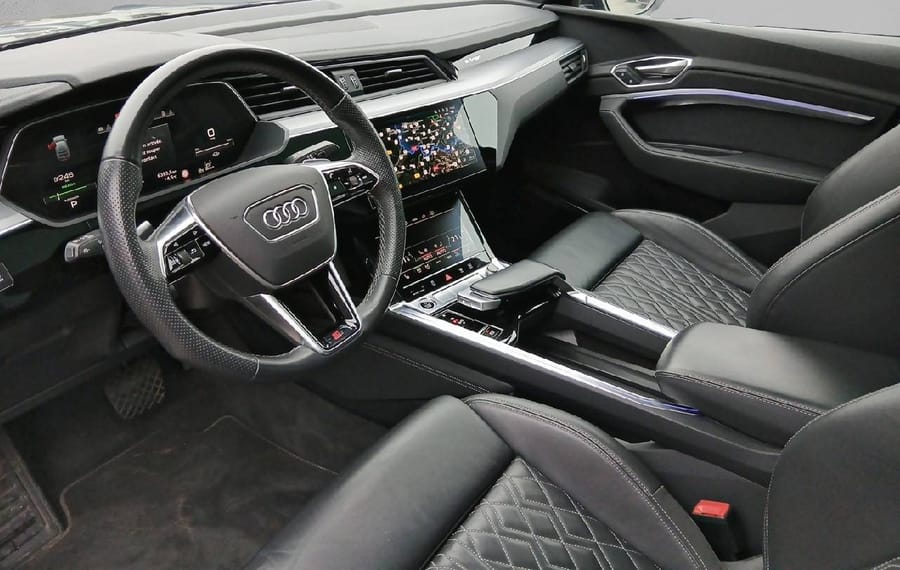 Choisissez votre audi etronelectrique chez CarGo Flex