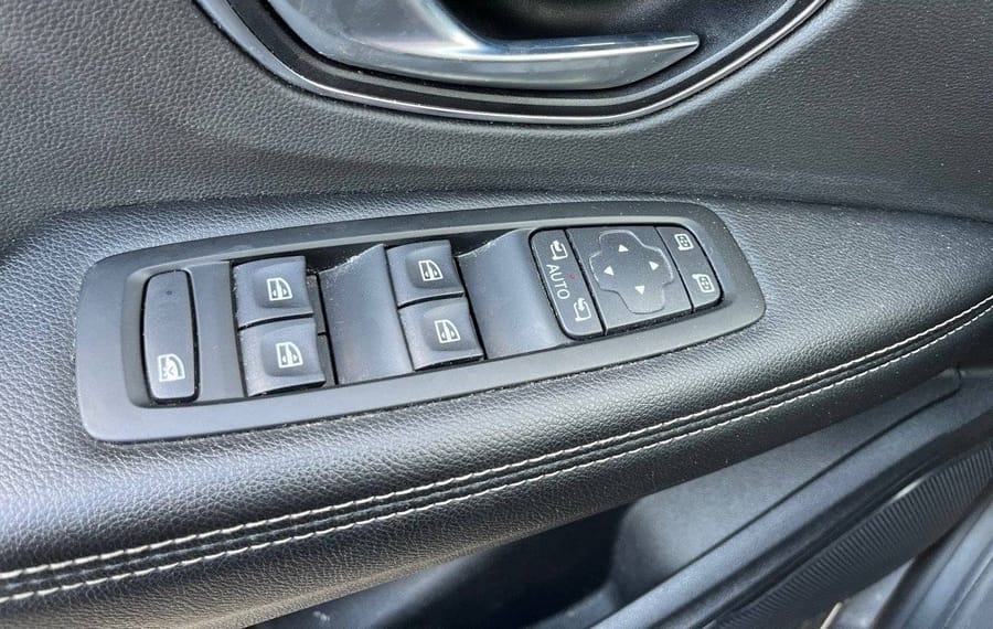 Choisissez votre renault grandscenic chez CarGo Flex