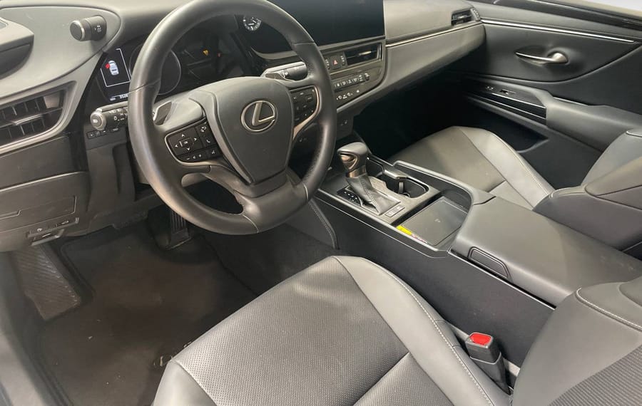 Choisissez votre lexus es chez CarGo Flex