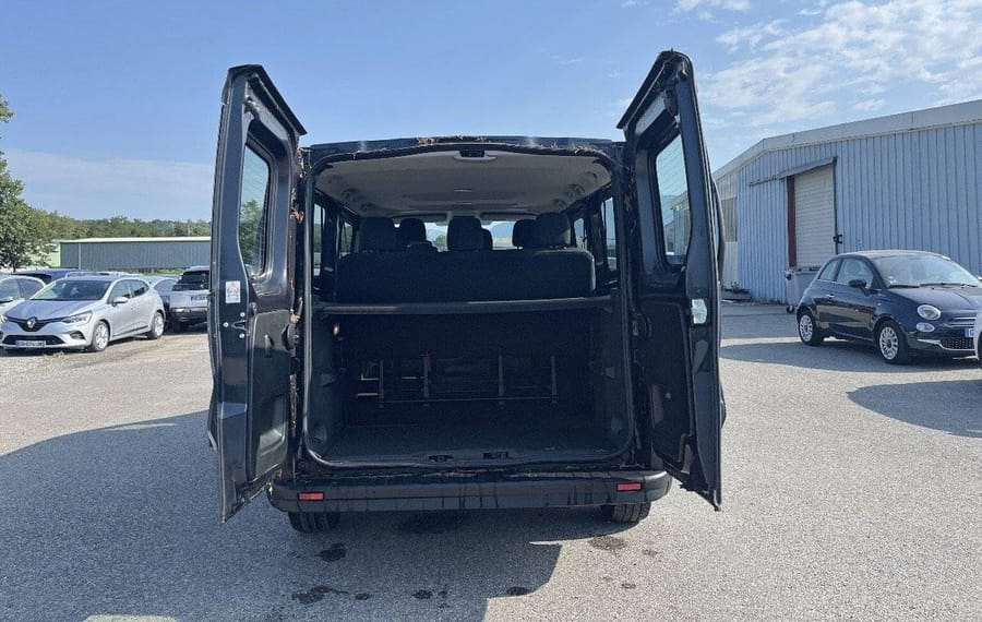 Choisissez votre renault traficcombi chez CarGo Flex