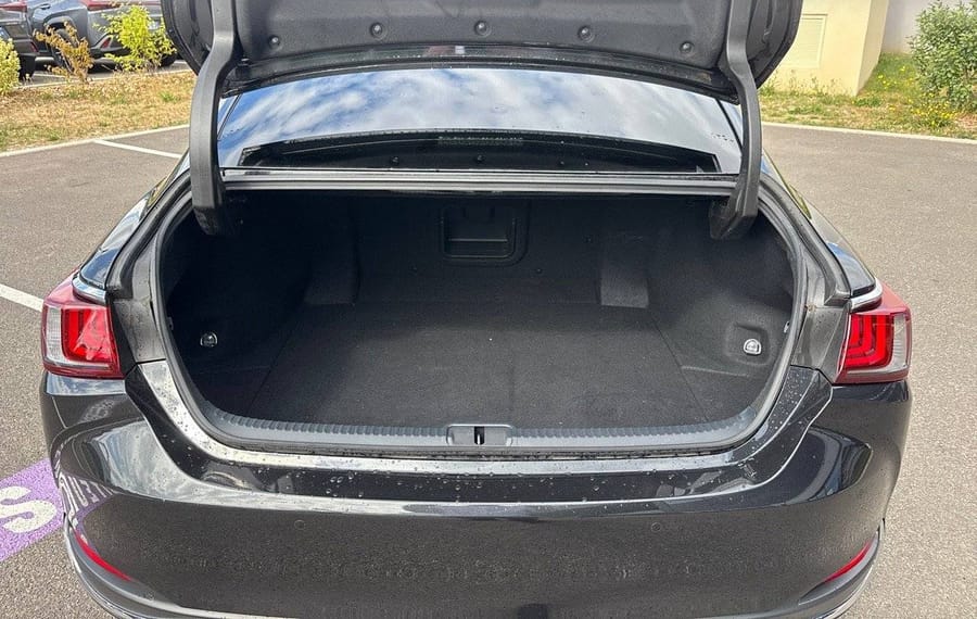 Choisissez votre lexus es chez CarGo Flex