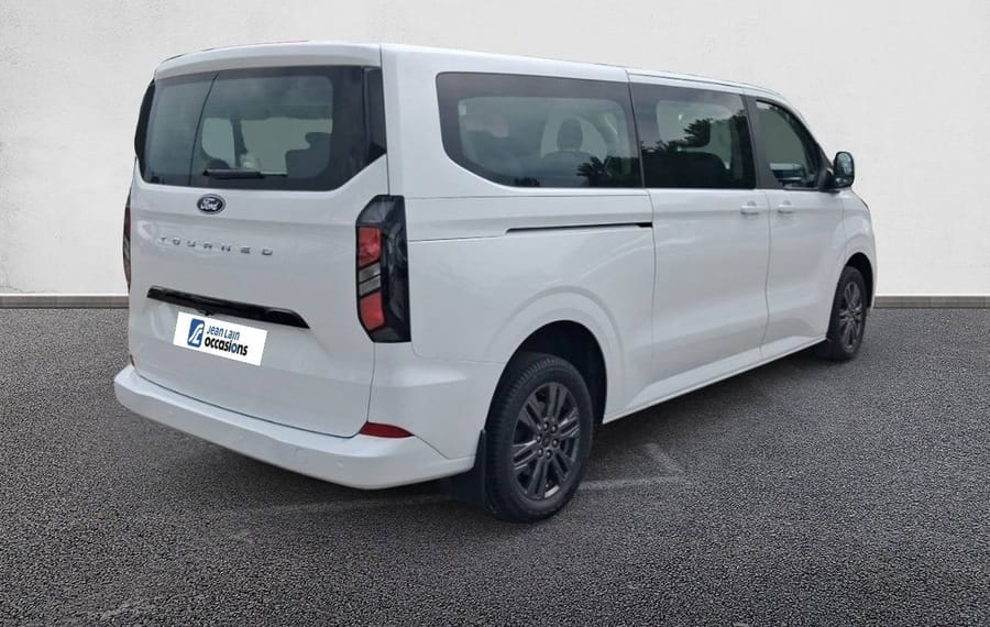 Choisissez votre ford tourneo chez CarGo Flex
