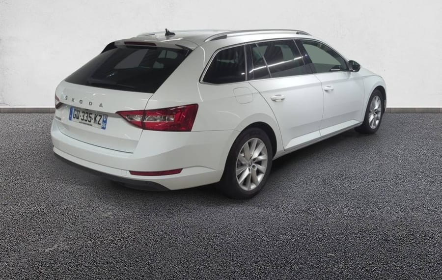 Choisissez votre skoda superbbreak chez CarGo Flex