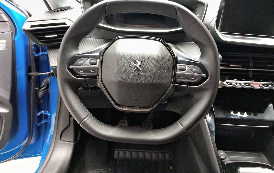 Choisissez votre peugeot 208 chez CarGo Flex