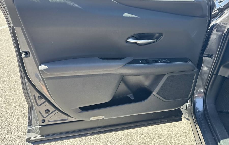 Choisissez votre lexus ux chez CarGo Flex