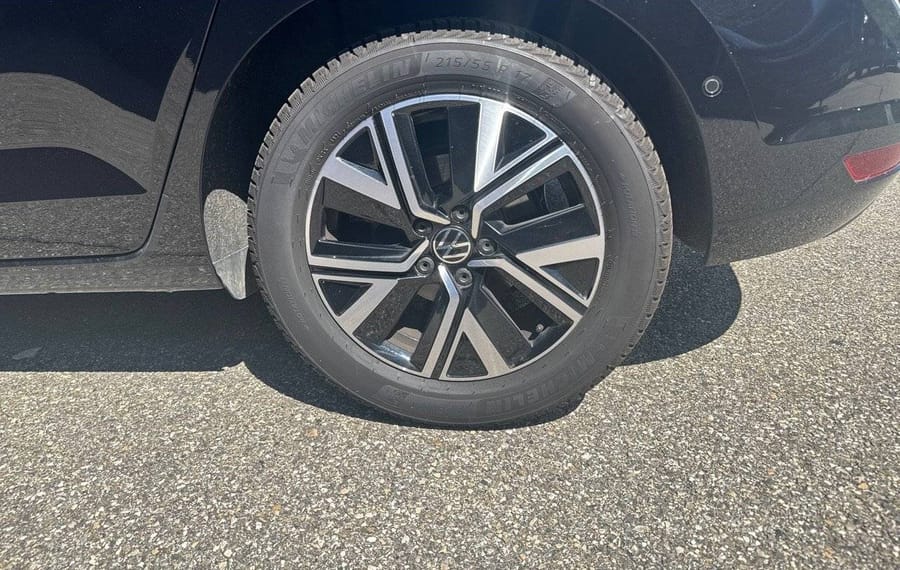 Choisissez votre volkswagen touran chez CarGo Flex