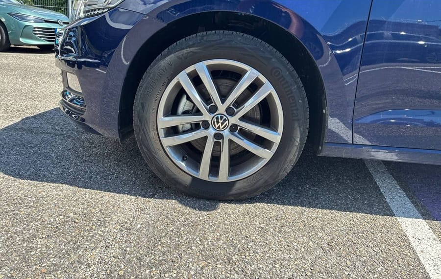 Choisissez votre volkswagen touran chez CarGo Flex
