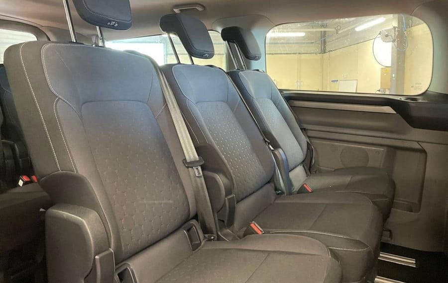 Choisissez votre ford tourneo chez CarGo Flex