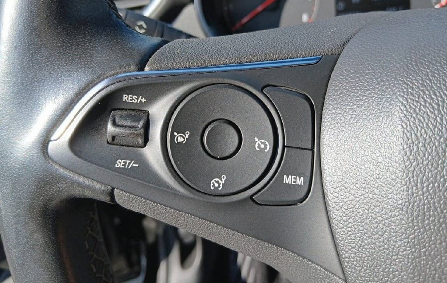 Choisissez votre opel crossland chez CarGo Flex