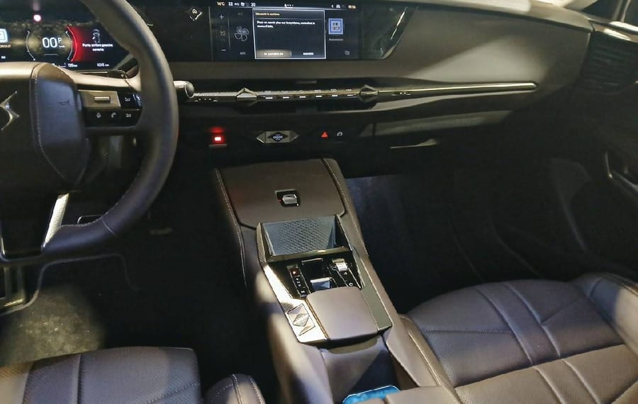 Choisissez votre ds n°4 chez CarGo Flex