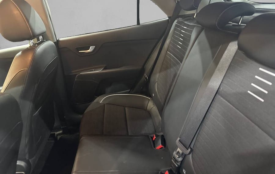 Choisissez votre kia rio chez CarGo Flex