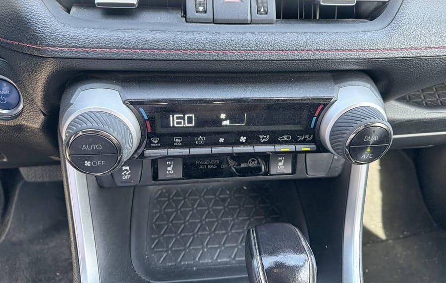 Choisissez votre toyota rav4 chez CarGo Flex