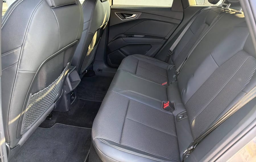 Choisissez votre audi q4electrique chez CarGo Flex