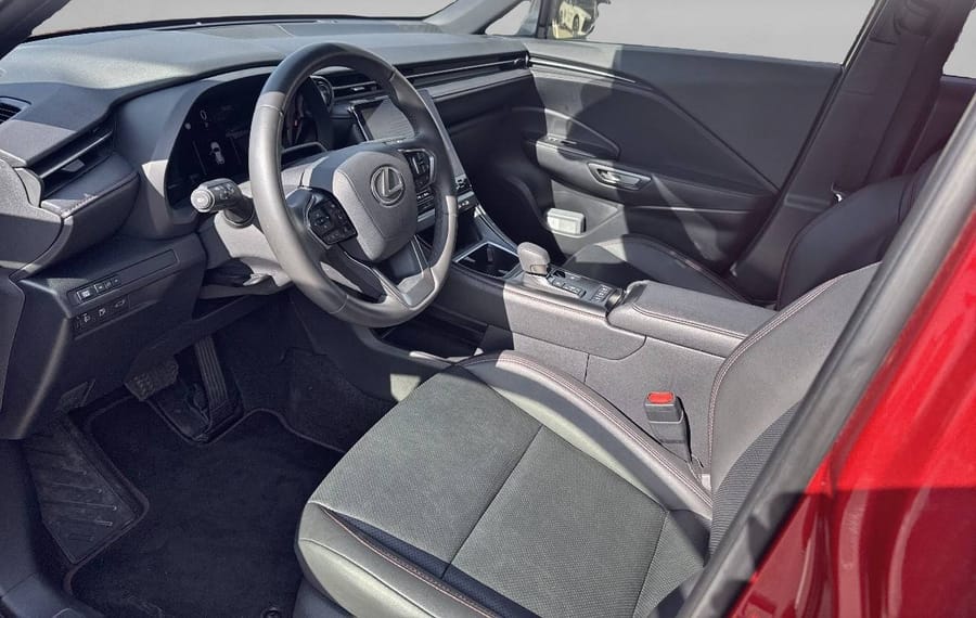 Choisissez votre lexus lbx chez CarGo Flex