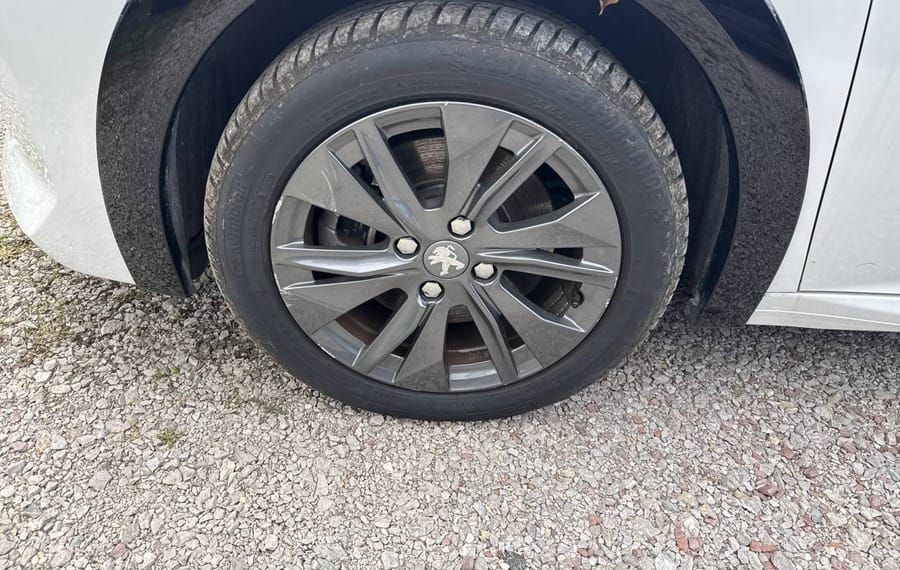 Choisissez votre peugeot 208electrique chez CarGo Flex