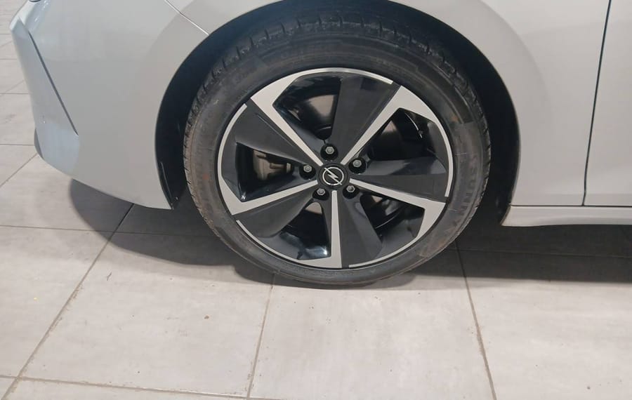 Choisissez votre opel astra chez CarGo Flex