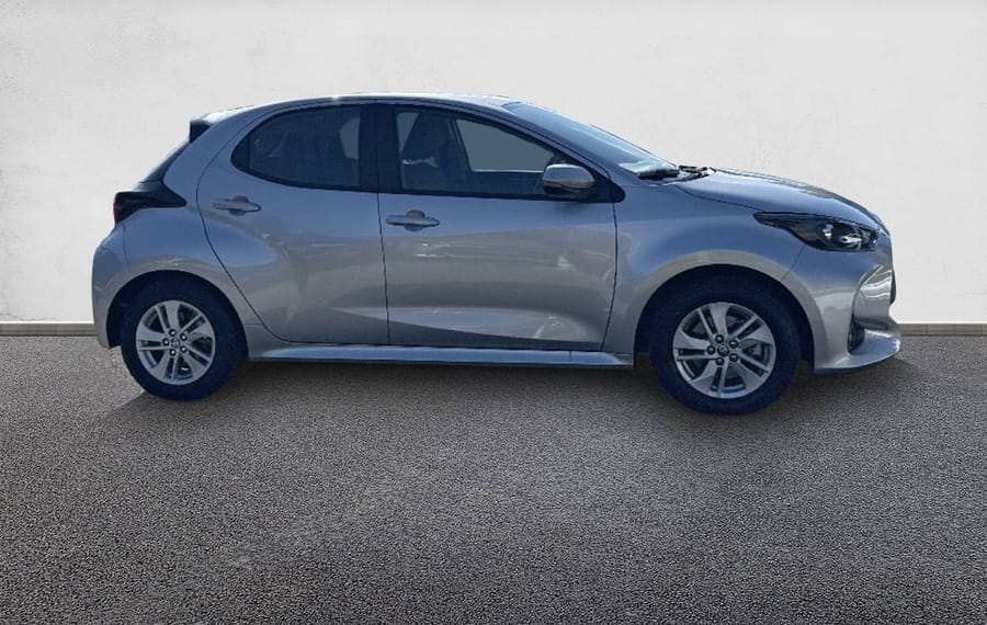 Choisissez votre toyota yaris chez CarGo Flex