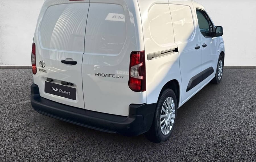Choisissez votre toyota proacecityverso chez CarGo Flex