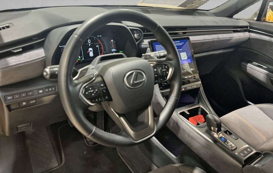 Choisissez votre lexus lbx chez CarGo Flex